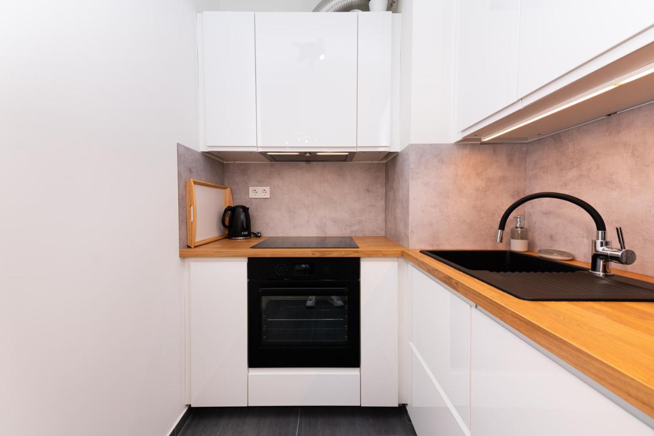 Westside Apartments By Urbanrent Budapest Bagian luar foto