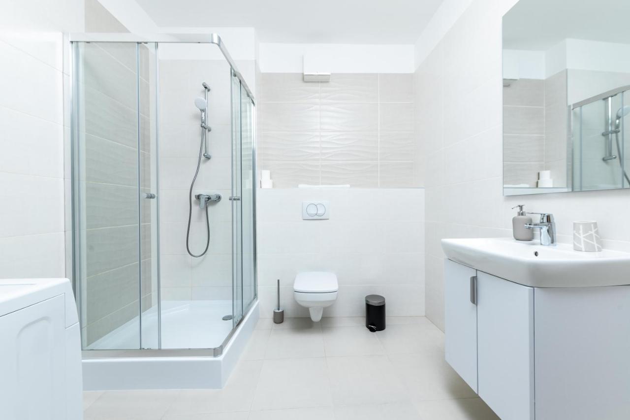 Westside Apartments By Urbanrent Budapest Bagian luar foto