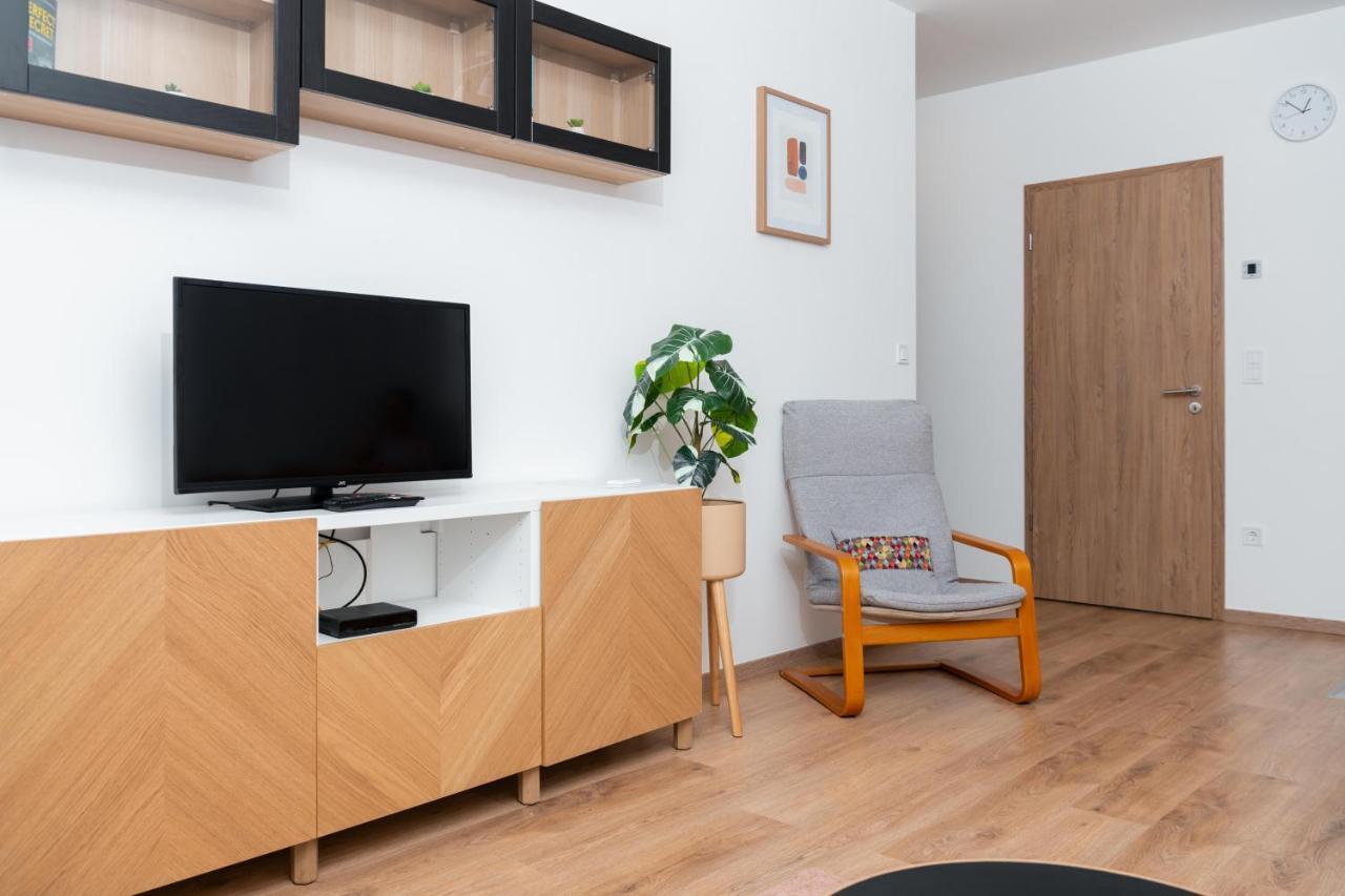 Westside Apartments By Urbanrent Budapest Bagian luar foto